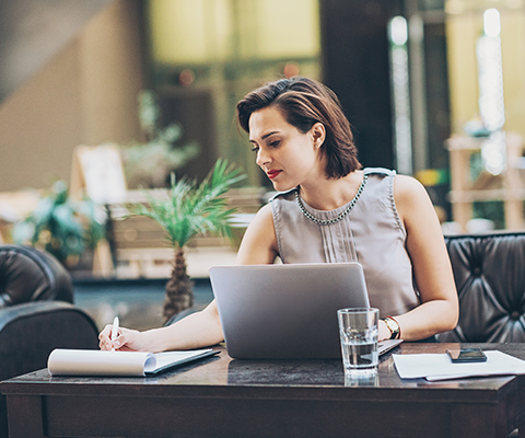 Woman on laptop thumbnail